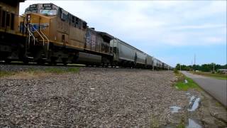 preview picture of video 'UP Grain Train Blasts Through Scott City, MO 06.08.14'