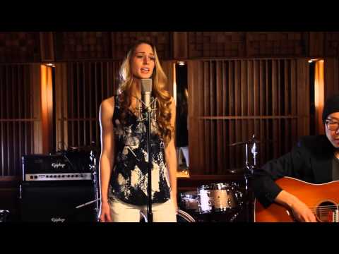 FeedTheArts.com: Ali Taylor - Stand Alone