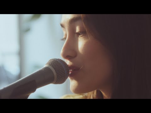 Mina Okabe - Walk Away (Live at Mr. Larkin)