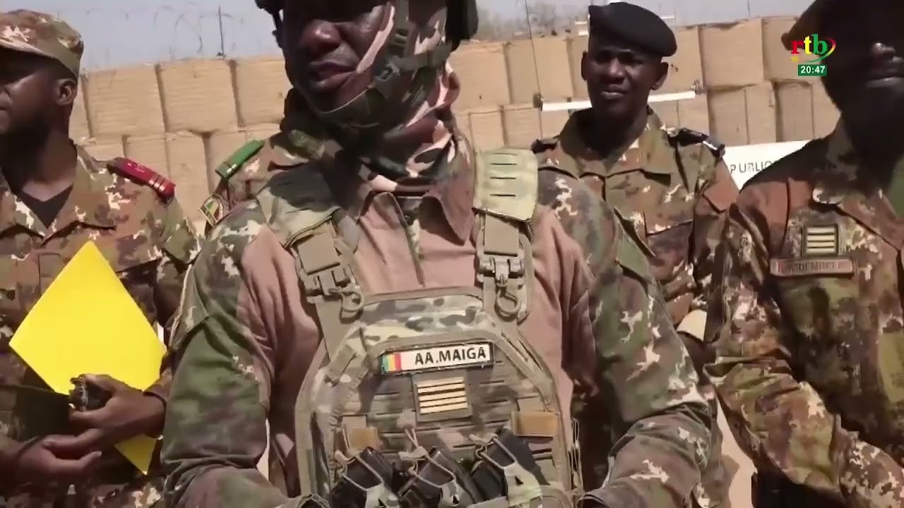 AES/Mali : le commandant de la zone de défense N°07 en visite Tessalit
