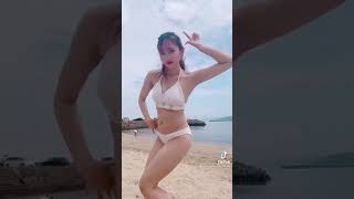TikTok 水着際どい