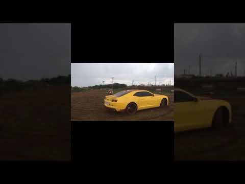 Camaro amarelo