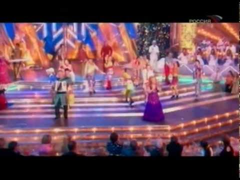 Снег летит кадышева н и ансамбль золотое. Золотое кольцо кадышева театр. Голубой огонек 2008. Кадышева летает. Кадышева снег летит.