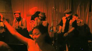 Silver Bell Jazz Band  "The Girls Go Crazy 'Bout the Way I Walk"