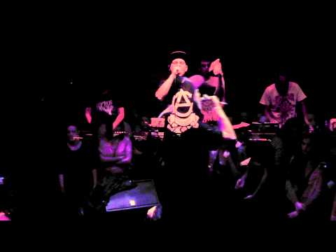 Pad trio / Elephant Phinix - Decisions Live @Six Dogs