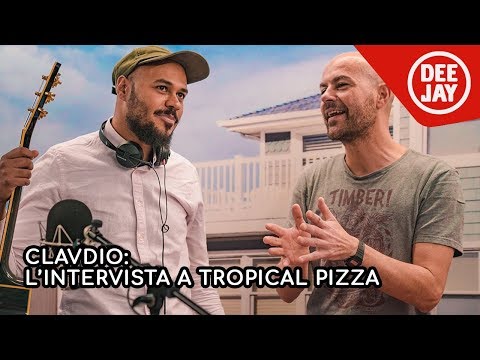 Clavdio l'intervista con Nikki a Tropical Pizza