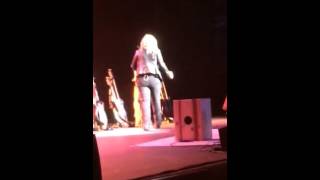"Do It Again" With snippet of "Main Street"(Bob Seger) Melissa Etheridge 0ct 9, 2015 at Fox Cities