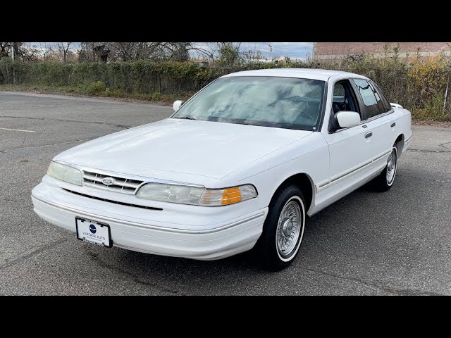 1997 FORD CROWN VICTORIA For Sale