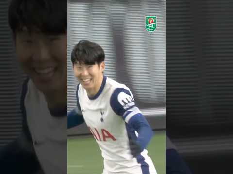 🎯 🇰🇷 Son straight in from the corner to send ​⁠@TottenhamHotspur through! #carabaocup
