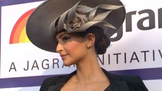 Sonam Kapoor’s New Look At Mid Day Race Trophy 2015