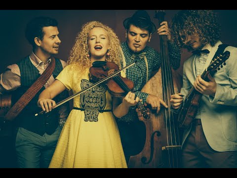 Curly Strings - Kauges külas (Official Audio)