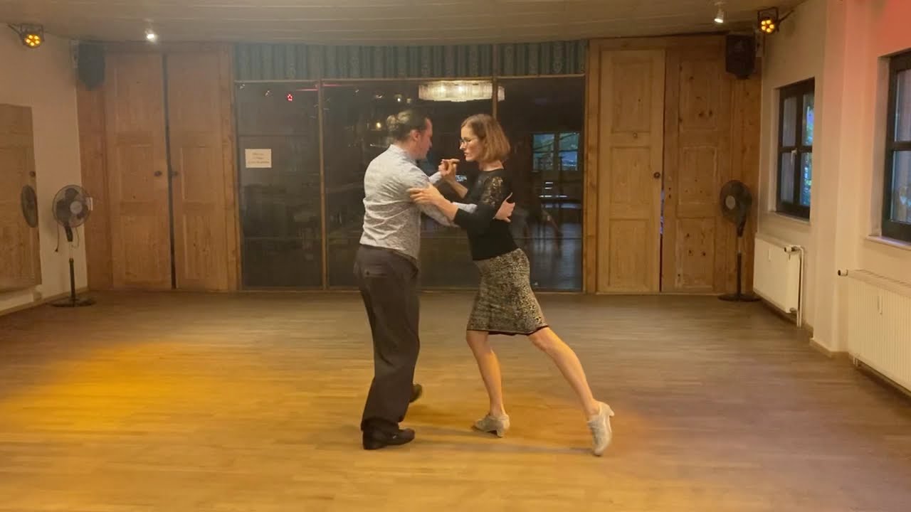 Tango mit Angela & Andreas, „Enganches II“, tänzerische Zfg. Online Unterricht 19.5.2021