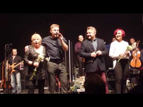 V.Špinarová a Petra Janů-Lucerna-15.12.205-křest CD