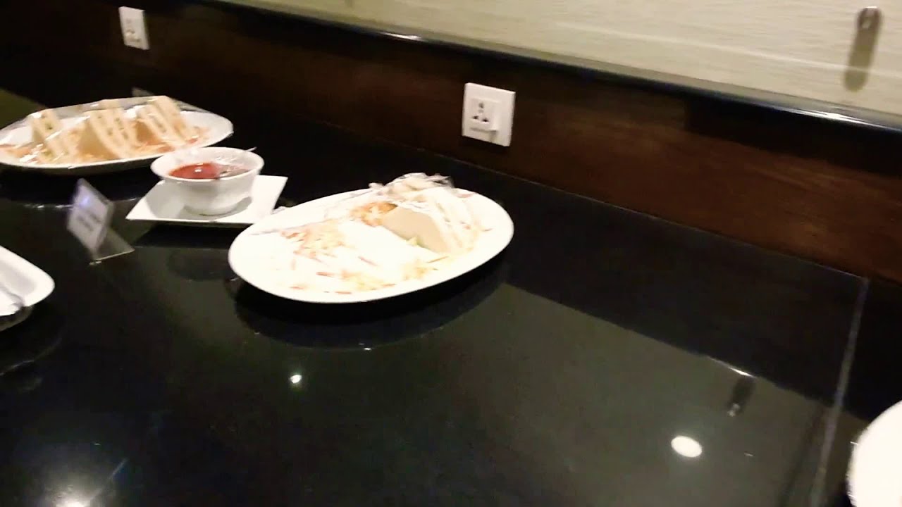 PIA Business Plus Lounge thumbnail
