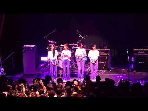QWER (최애의 아이들) - Yours Sincerely - Rockation Tour - Los Angeles 2025 4K