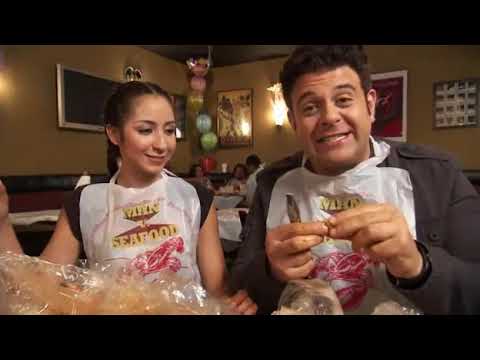 Man vs Food - Hot N Juicy Crawfish
