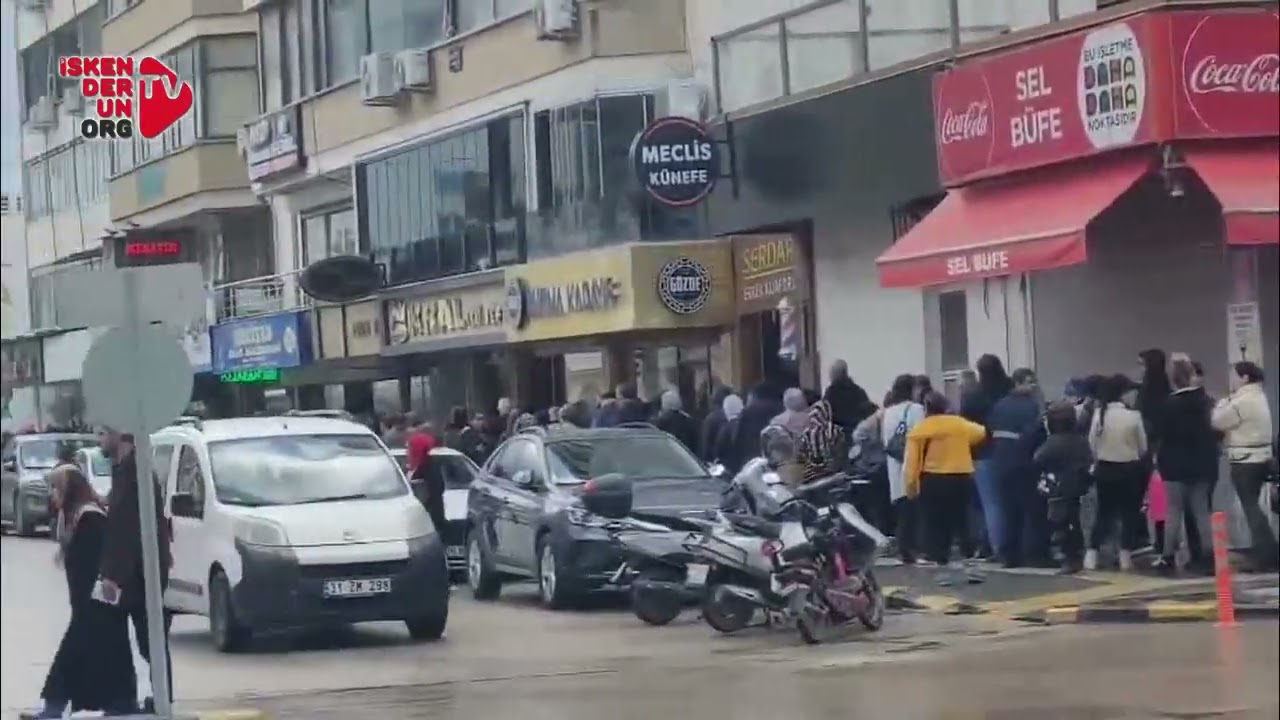 Ramazan Yardımı Kuyruğu İskenderun’da Uzadı