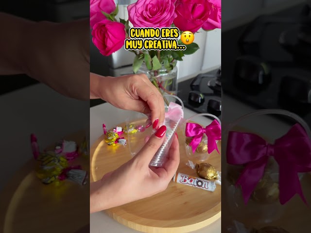 Vídeo relacionado con Party Factory 10 bolsas de fiesta con diseño de Pitufos, incluye pegatinas, 10 x 20 x 6 cm, coloridas, bolsas de papel para obsequios, cumpleaños infantiles