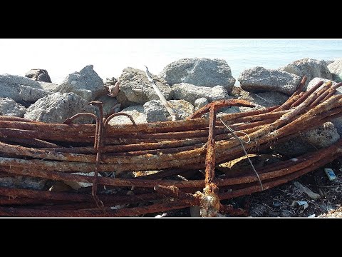Bunkers of clandestine love / Arian Leka / Albania