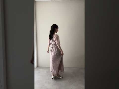 ピンクのラメエンブロイダリーレースドレス 動画