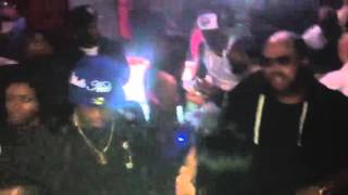 BmF in the club stuntin throwin bags of money