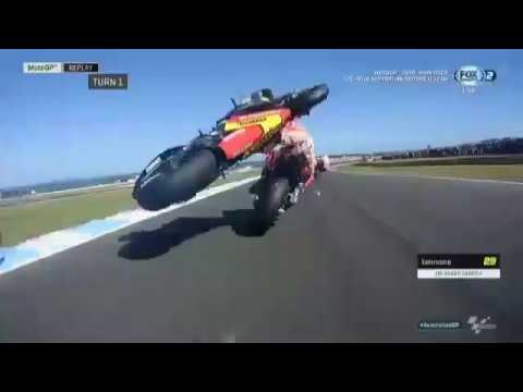 CRASH ZARCO VS MARQ - MOTOGP AUSTRALIA | Philips Island
