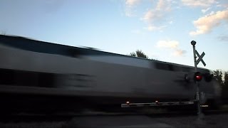 preview picture of video 'Amtrak Train The Silver Star Flying Like A Bat Out Of Hell'
