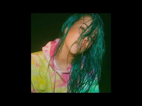 Video thumbnail for Sweatshirt