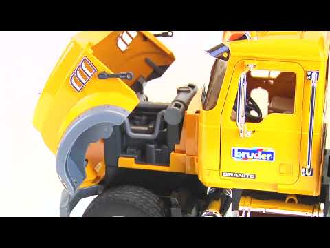 Bruder 02818 MACK Granite Liebherr Crane Truck