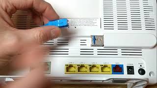 How to unplug and plug in a fibre SC connector (Subscriber Connector)