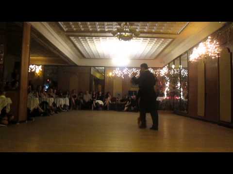  Leandro Oliver  and  Laila Rezk  are  dancing  to  the  tango  "  Yapeyu  "  by  Juan D'Arienzo