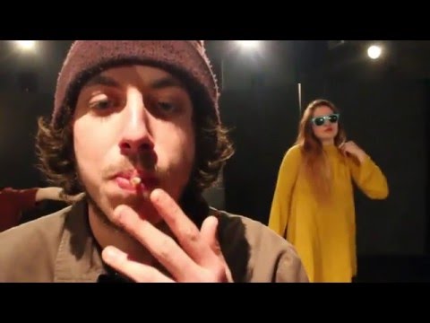 Videoclip de Amour Poubelle — Brigitte Fontaine