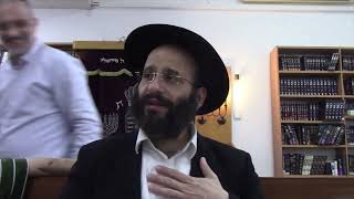 איך להתייחס לאדם עם מוגבלות מנטלית ביחס לחיוב מצות (הרב אלחנן משה נחמנסון) - התמונה מוצגת ישירות מתוך אתר האינטרנט יוטיוב. זכויות היוצרים בתמונה שייכות ליוצרה. קישור קרדיט למקור התוכן נמצא בתוך דף הסרטון