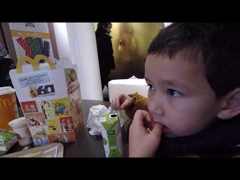 Il n'y a plus de pailles en France!- les jouets Mac Donald