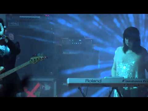 New Order - The Perfect Kiss (live at Bestival 2012)