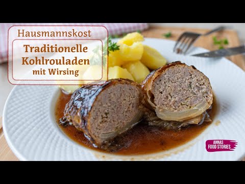 Traditionelle Kohlrouladen mit deftiger  dunkler Sauce - Hausmannskost
