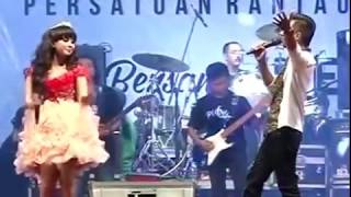 Download lagu Gerry mahesa ft dwi ratna - dinding kaca Live mp3 Download lagu Gerry mahesa ft dwi ratna - dinding kaca Live mp3