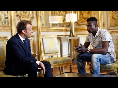 Francia: ciudadanía para migrante maliense que salvó a un niño en París