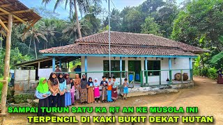 Download lagu SATU KA RT AN KUMPUL DI MUSOLA INI.KAMPUNG TERPENCIL DI KAKI BUKIT DEKAT HUTAN mp3 Download lagu SATU KA RT AN KUMPUL DI MUSOLA INI.KAMPUNG TERPENCIL DI KAKI BUKIT DEKAT HUTAN mp3