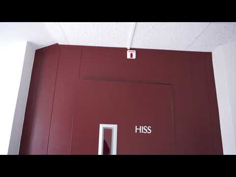 EPIC MOTOR!!! 1977 KONE Roped Hydraulic @ Vasagatan 6, Rättvik, Sweden.