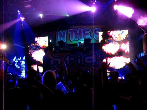 Hixxy and Technikore kick-off set @ HTID in the sun 2010, Colossos Complex, Lloret de Mar, Spain