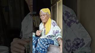 Download lagu Grandmother Sarinah, native Banjarese, Bahari people mp3 Download lagu Grandmother Sarinah, native Banjarese, Bahari people mp3