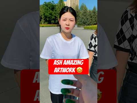 This Man Made Beautiful Artwork On Girls T-shirt😍