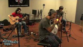 One eskimO - &quot;Amazing&quot; (Live at WFUV)