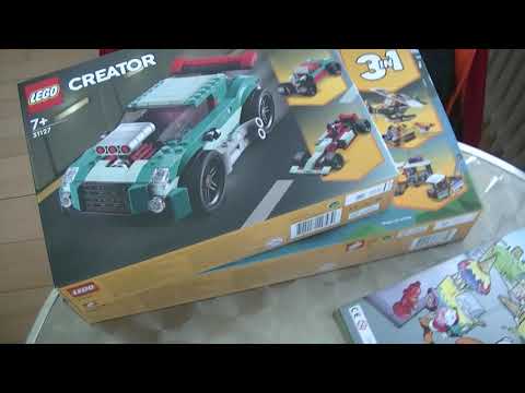 MongoTV_8847 - LOOKING AT GAMER PC HARDWARE - Part 657 - Iqaluit Airport - Nunavut - Canada