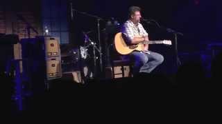 Vince Gill tells a great story at The Birchmere May 7, 2015