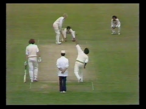 DAVID GOWER b IQBAL QASIM 56 ENGLAND v PAKISTAN 2nd TEST MATCH DAY 2 LORD'S JUNE 16 1978