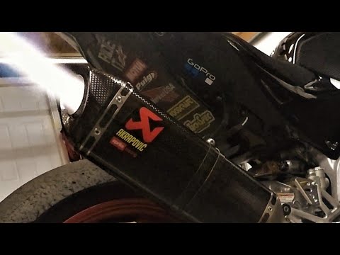 2017 Aprilia RSV4 RF Stock vs Akrapovic Race Slip-On Sound Comparison