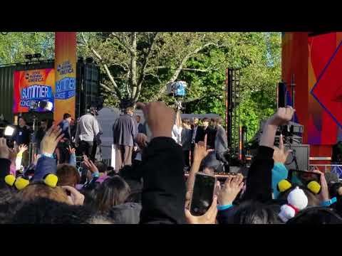 190515 Michael Strahan and Robin Roberts BTS 방탄소년단 Good Morning America GMA Summer Concert Series