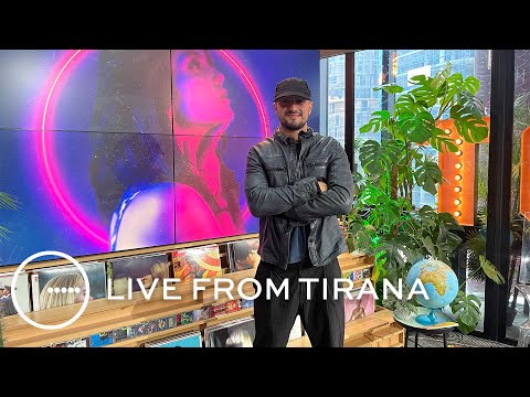 Si është të puthësh një striptiste?! Krist Aliaj na zbulon të pathënat e tij!